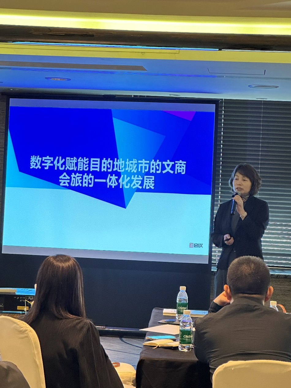 31會議創(chuàng)始人白桂香女士在培訓會上做分享.png